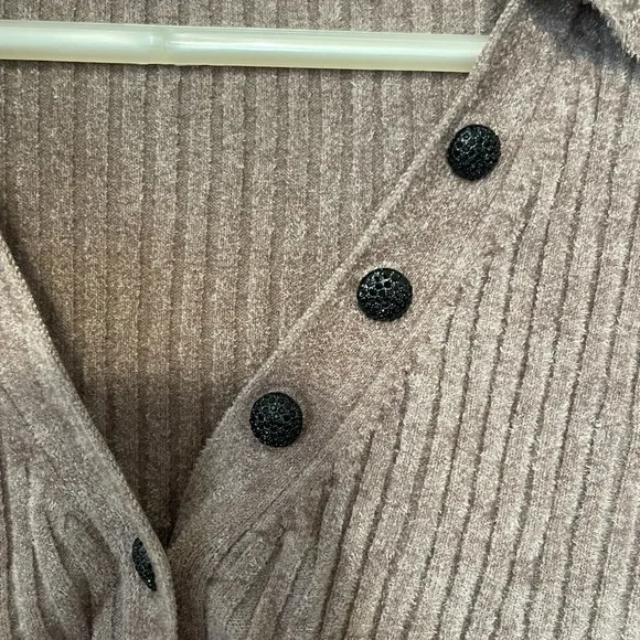 WHBM soft velvety sweater size small - Picture 3 of 6